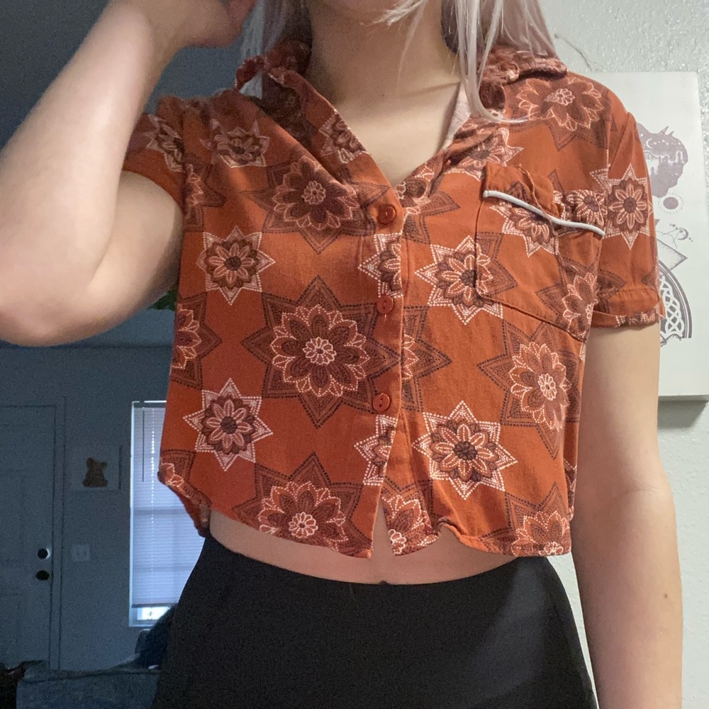 Festive Crop Button-down